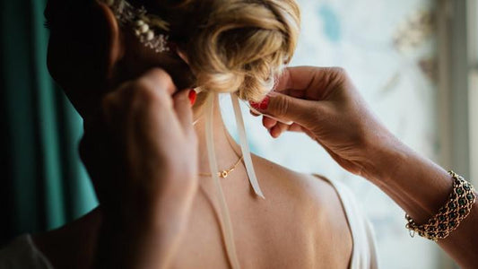 How To Choose The Perfect Bridal Hair Accessory